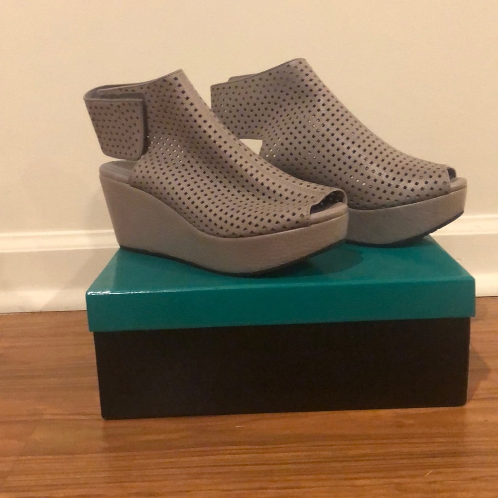 CHOCOLAT BLU WEDGES
